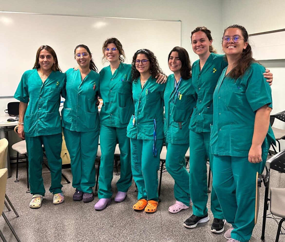Medicos-residentes-del-servicio-de-Cirugia-General