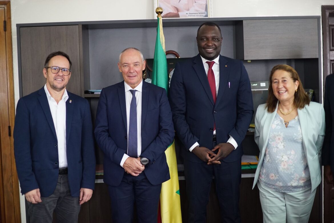 Senegal-reunion-secretario-de-Estado-de-Senegaleces-en-el-Exterior-1 (1)