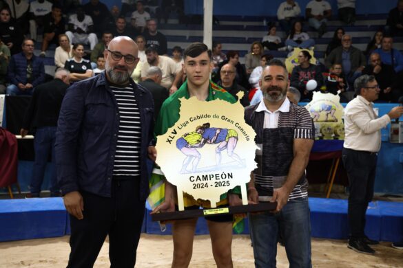 Las jovenes promesas de la lucha canaria brillan en las finales de la XLV Liga Cabildo de Gran Canaria 3