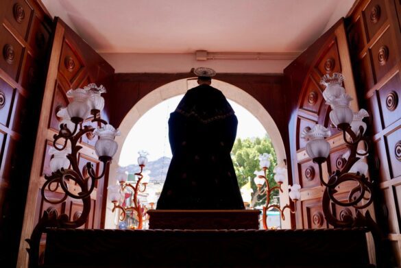 Foto 1 Repique de campanas con San Nicolaìs de Tolentino presidiendo el repique de campanas desde la iglesia